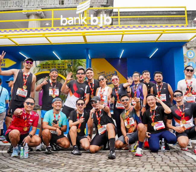 Keseruan saat bank bjb gathering di event lari semarang 10k yang diabadikan oleh fotografer event.